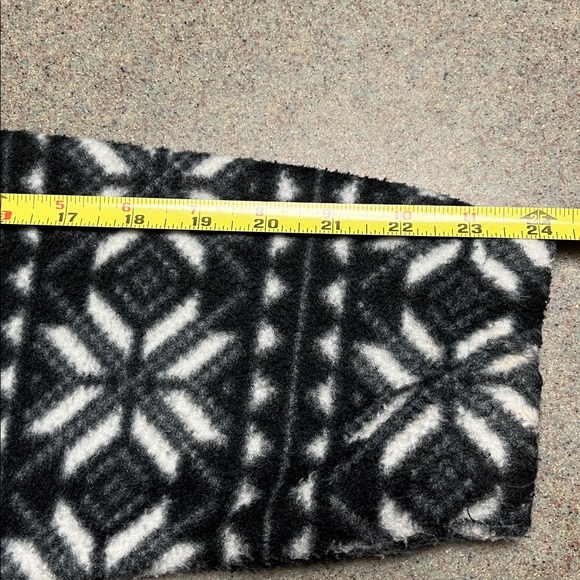 Zoey & Beth black/white fleece jacket - Picture 7 of 8